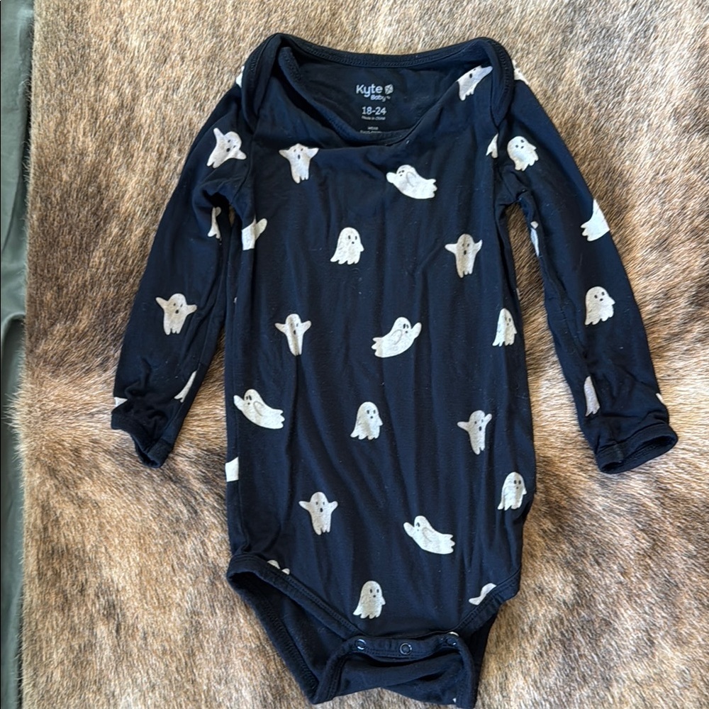 Kyte BABY Midnight Ghost Print Bodysuit